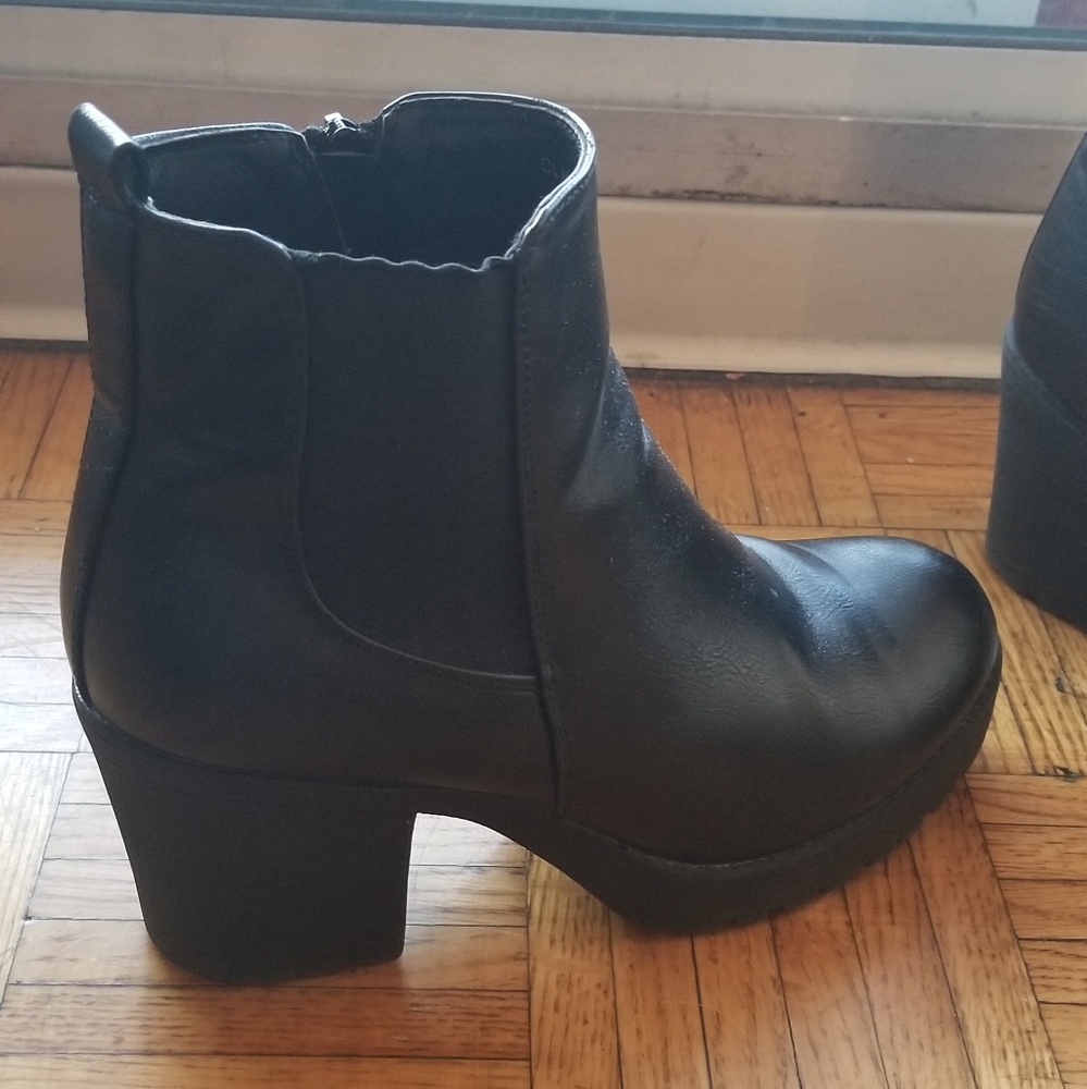Retro Chunky Platform Ankle Booties - Picture 6 of 7